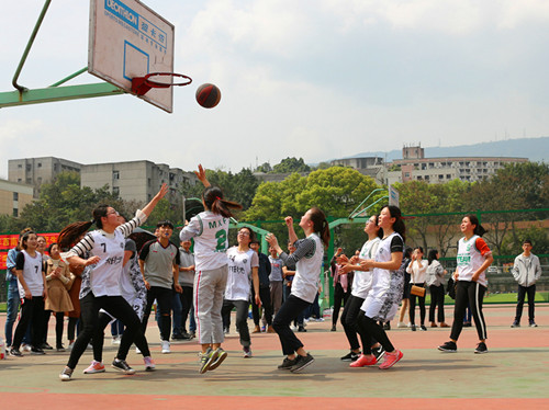 女篮球赛2.jpg